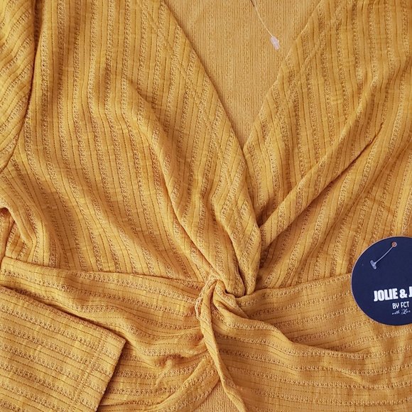 JOLIE & JOY Twisted Long Sleeve Crop Top - Picture 3 of 5